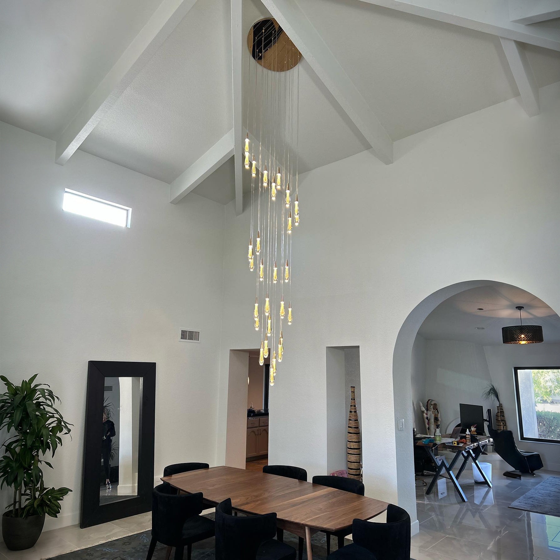 24 Inch Seeded Glass Raindrop Chandelier - Soltaire