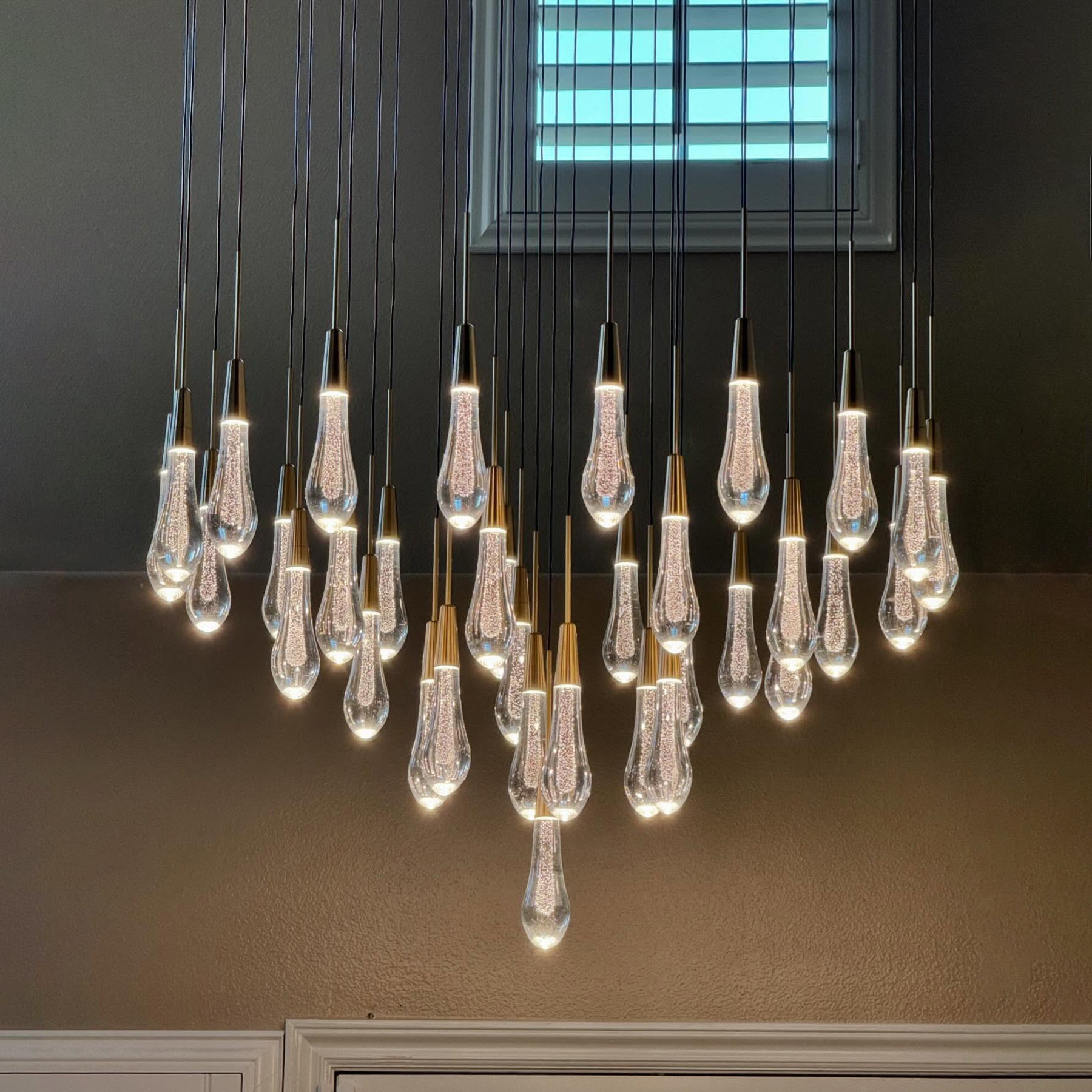 36 Inch Seeded Glass Raindrop Chandelier - Soltaire