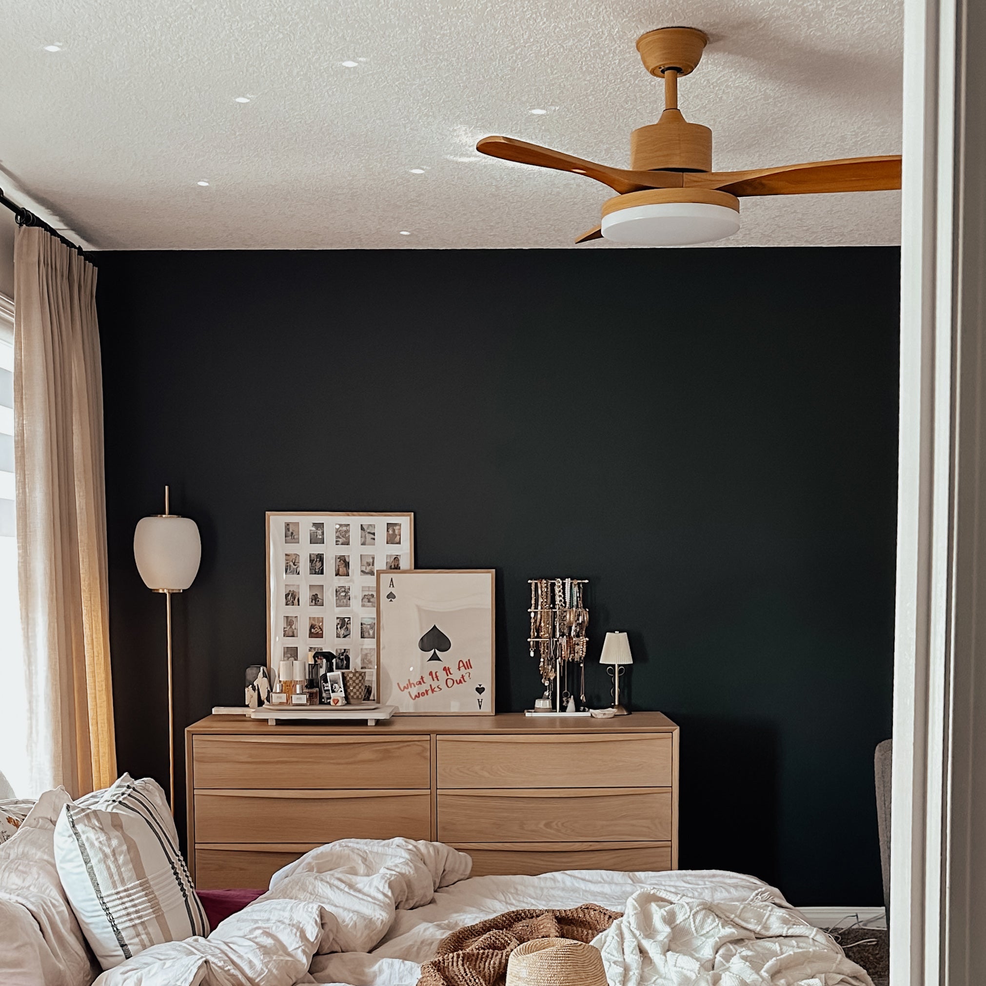 42-Zoll-Deckenventilator mit drei Eichenholzflügeln, leise und dimmbar – Timberline