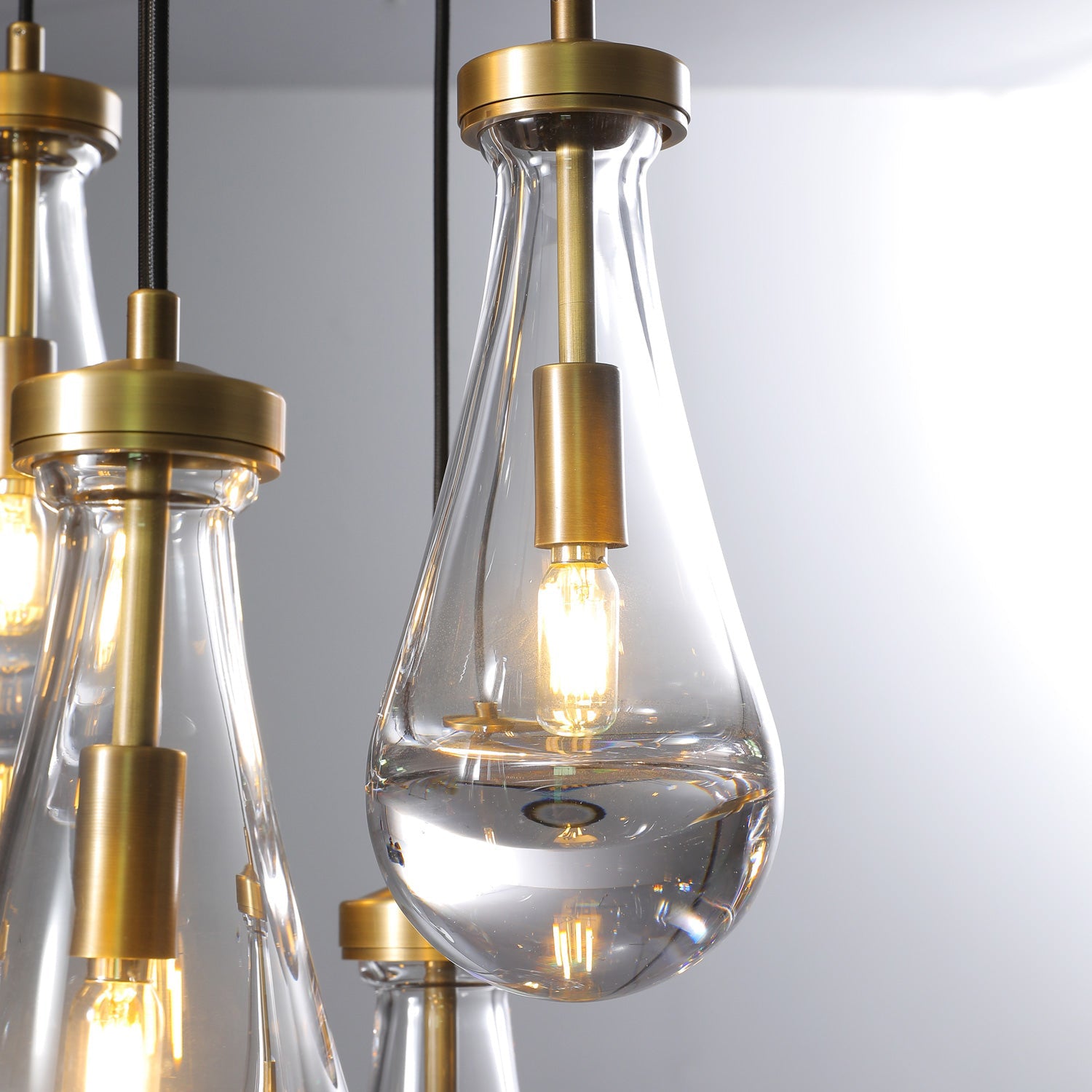 18 Inch Raindrop Glass Round Chandelier – Lachryma