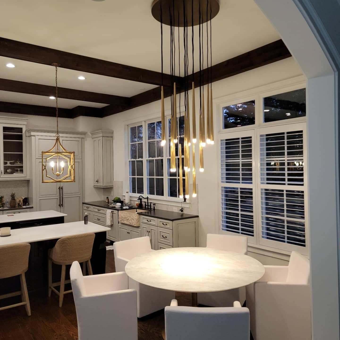 24 Inch Rod Cascading Round Chandelier - Aquitaine