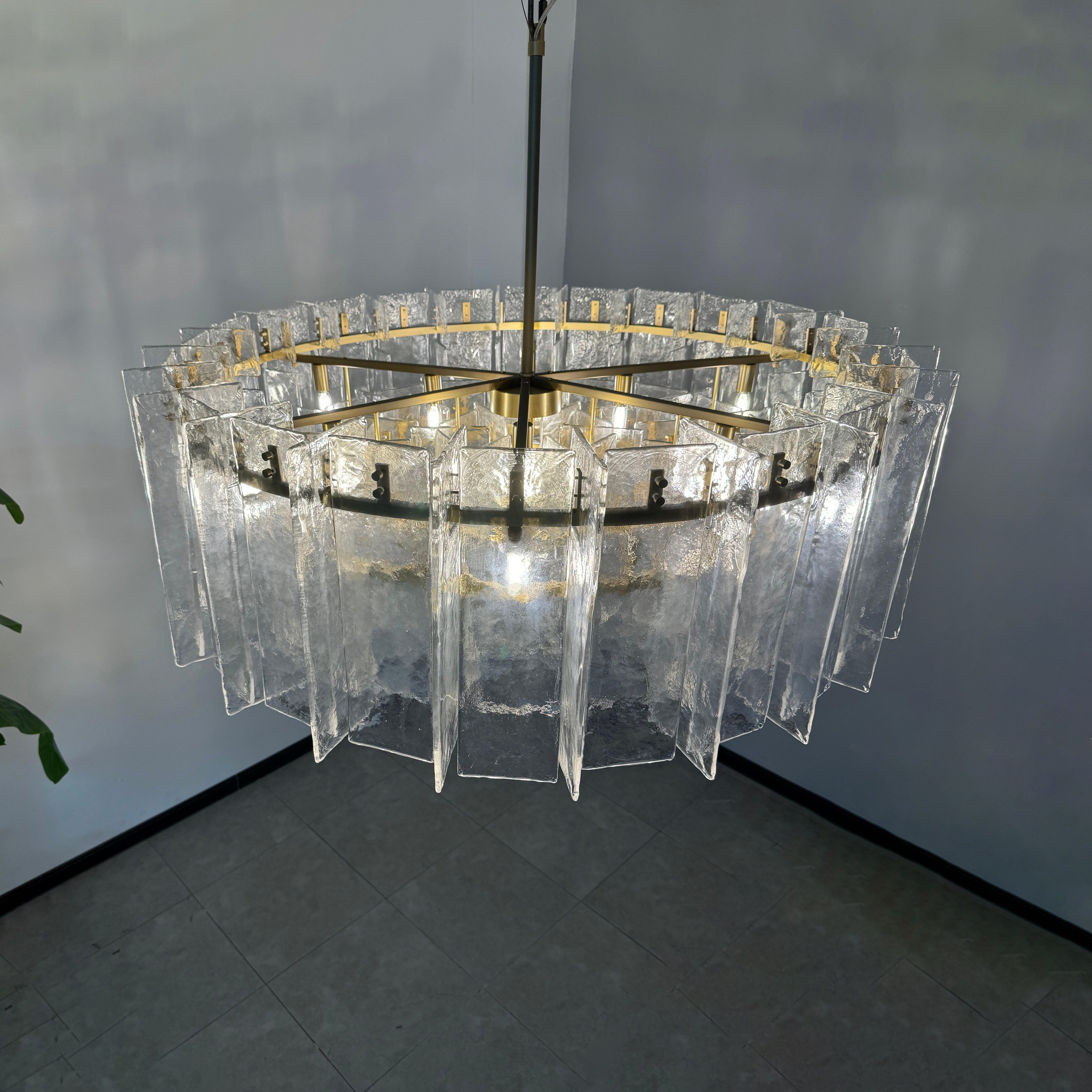 Lustre rond en verre texturé transparent de 122 cm - Lattice