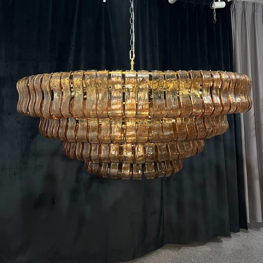 Lustre à niveaux en verre ambré de 36 pouces - Ghiaccio