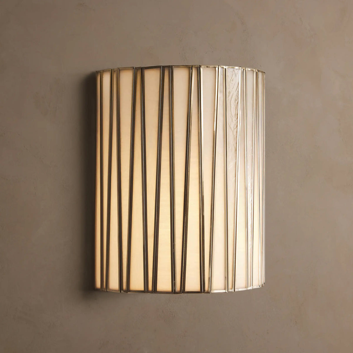 Applique demi-cylindrique en verre blanc de 30 cm - Jeunet