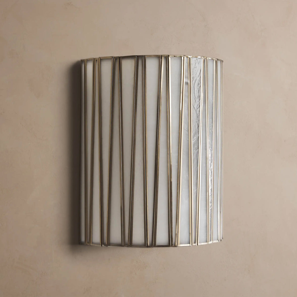 Applique demi-cylindrique en verre blanc de 30 cm - Jeunet