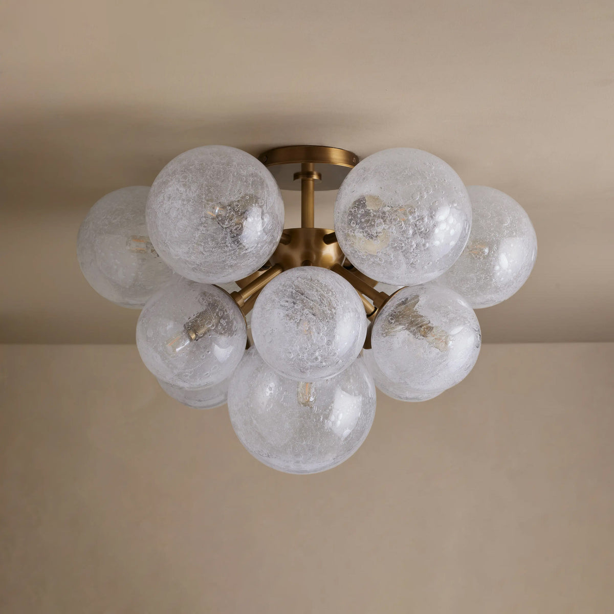 Plafonnier encastré avec globe en verre grainé de 56 cm – Mandoza